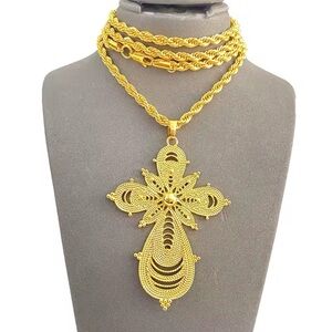 Elegant Gold Cross Pendant Necklace